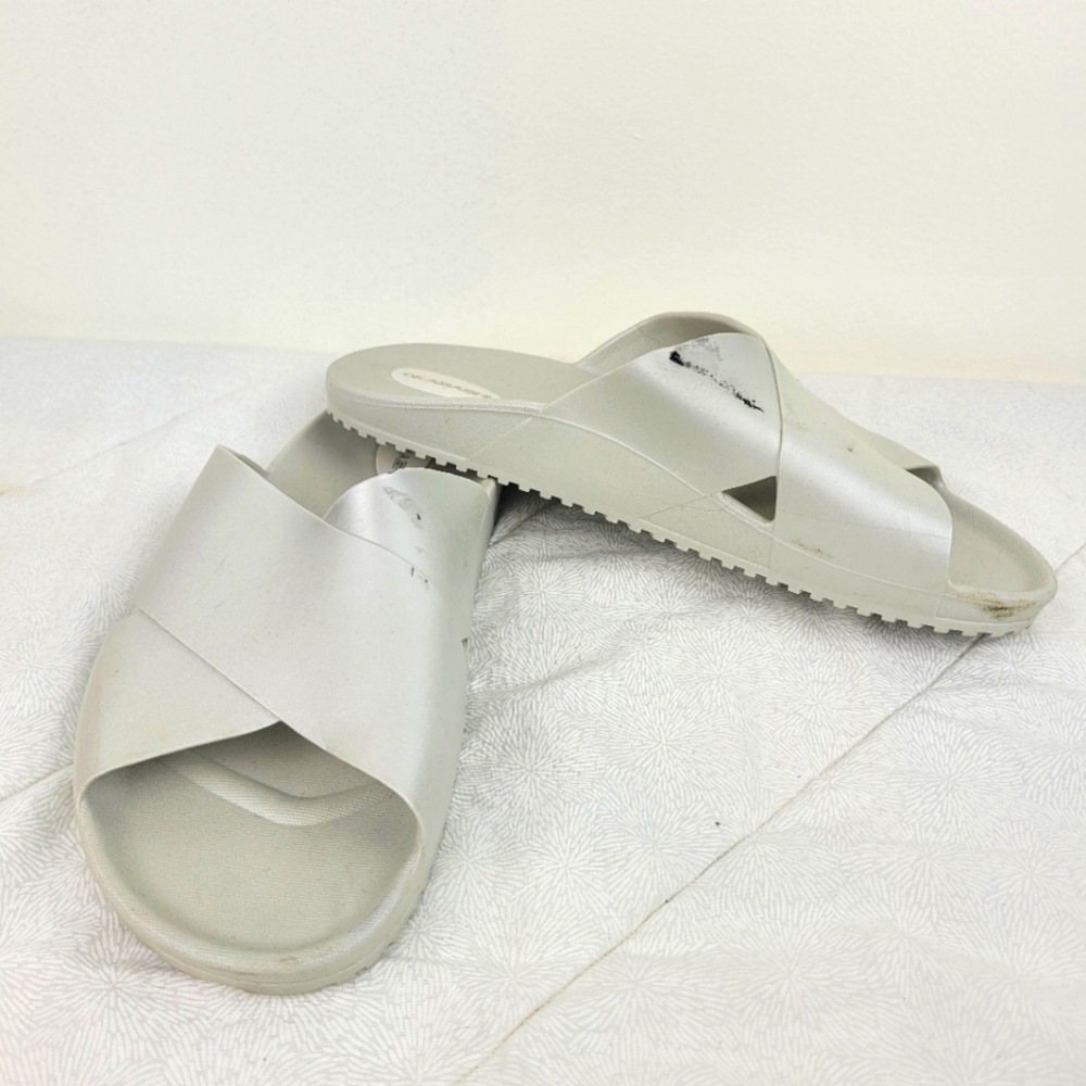 Okabashi pearl gray slip waterproof sandals unisex 9 or 7.5 beach summer water